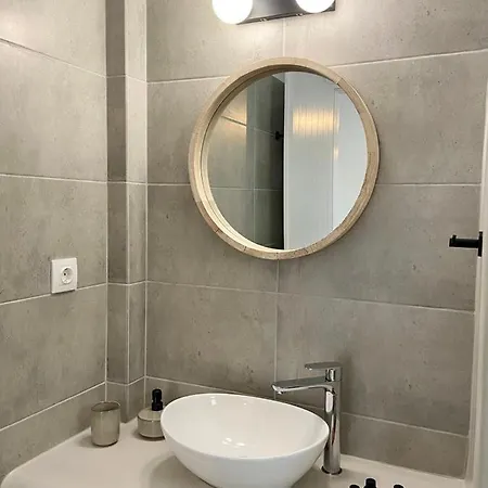 Batsi Seaside Apartment *